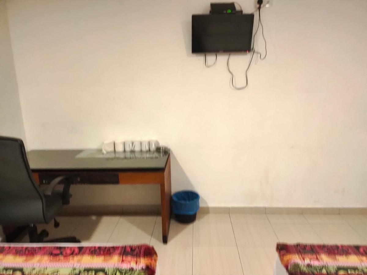 ג'והור בהרו Oyo 90273 Mz Hotel מראה חיצוני תמונה