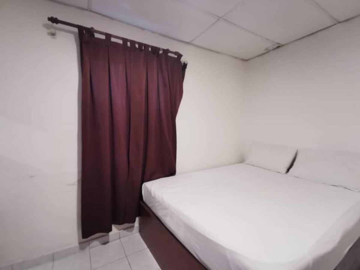 ג'והור בהרו Oyo 90273 Mz Hotel מראה חיצוני תמונה